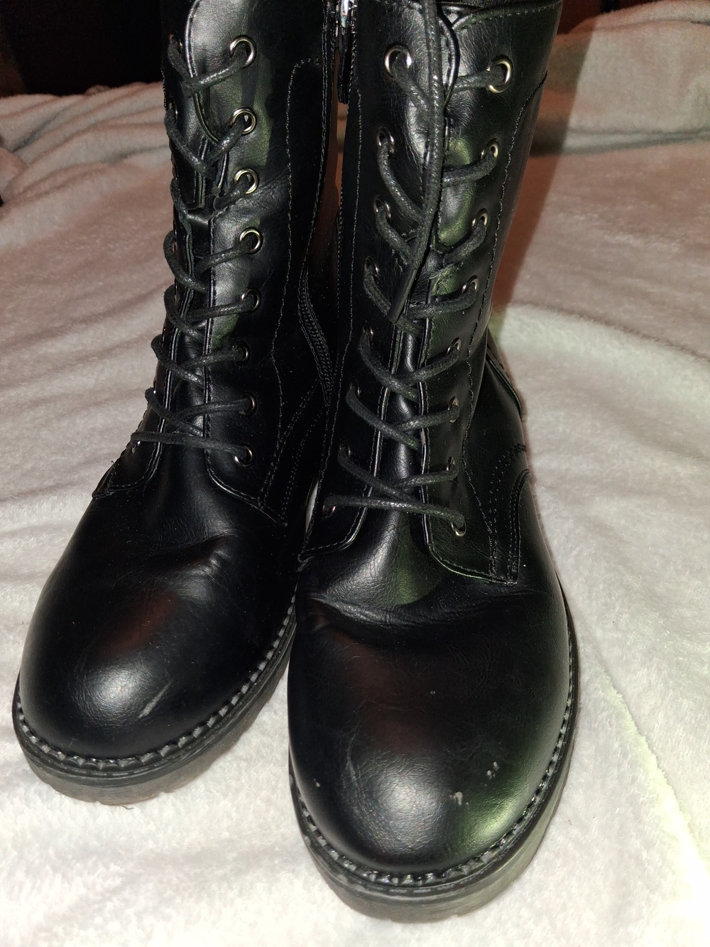 Vepose Black Lace-Up Combat Ankle Boots